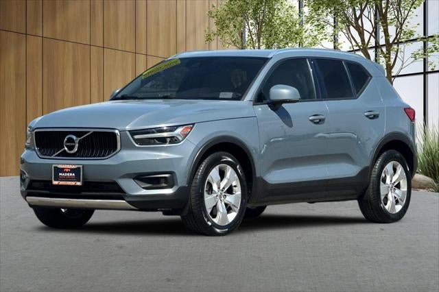 2021 Volvo XC40 Momentum