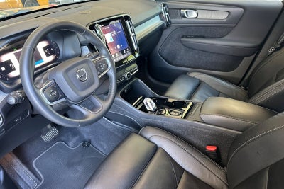 2023 Volvo XC40 B5 Plus Dark Theme