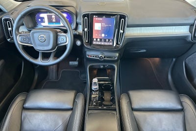 2023 Volvo XC40 B5 Plus Dark Theme