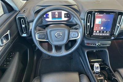 2023 Volvo XC40 B5 Plus Dark Theme