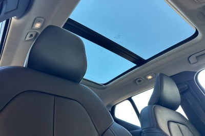 2023 Volvo XC40 B5 Plus Dark Theme