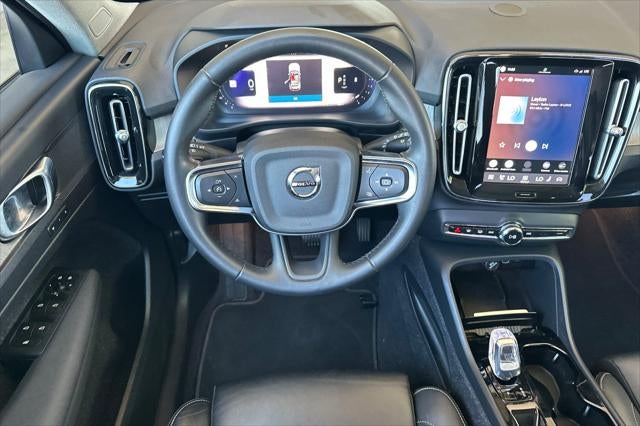 2023 Volvo XC40 B5 Plus Dark Theme